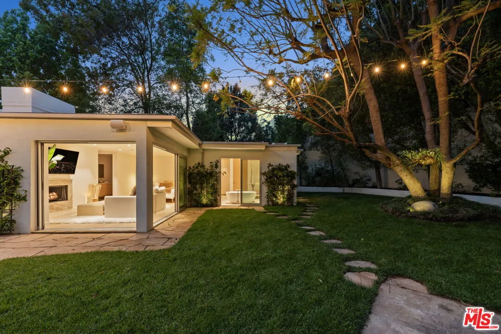 9451 Hidden Valley Place Beverly Hills, CA 90210