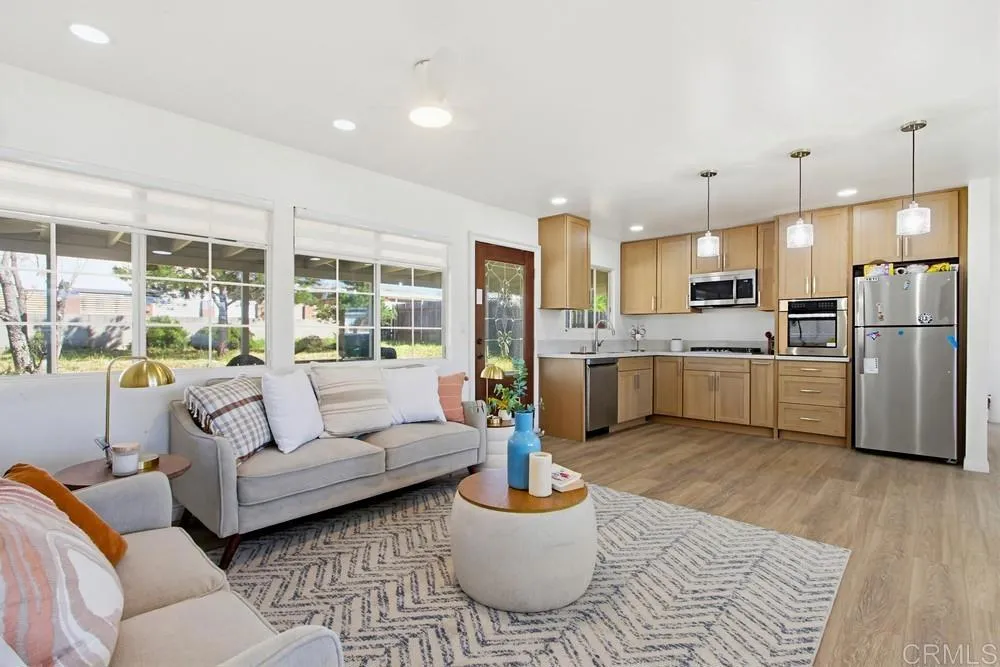 9462 Doheny Road Santee, CA 92071