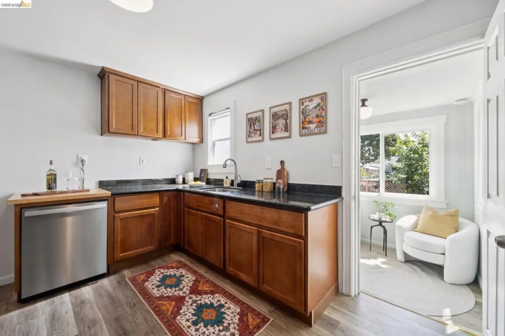 1161 61St St Oakland, CA 94608