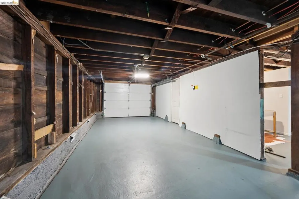 1161 61St St Oakland, CA 94608