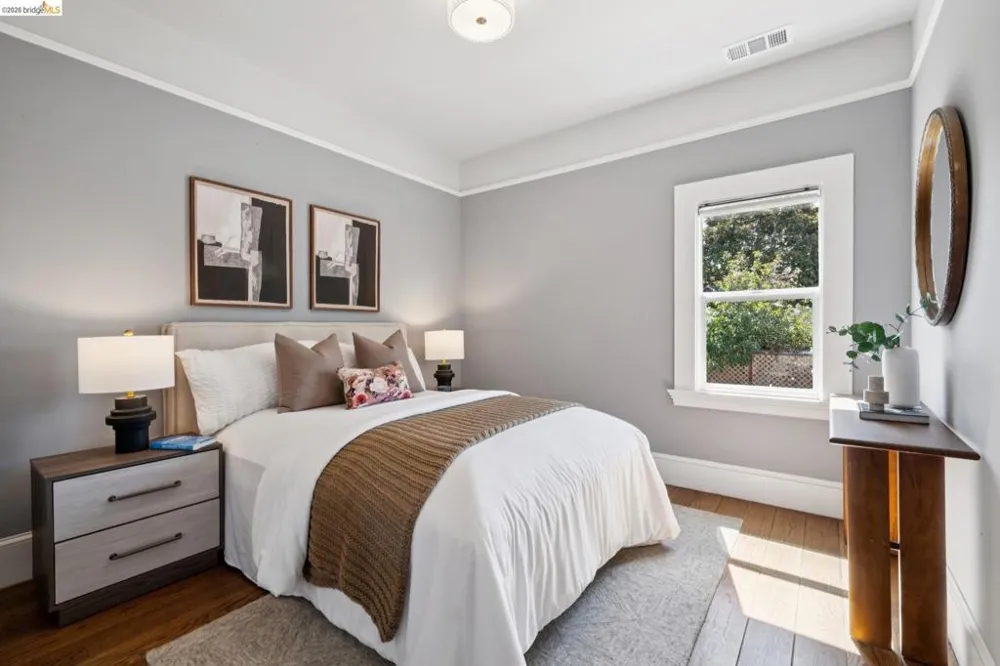 1161 61St St Oakland, CA 94608
