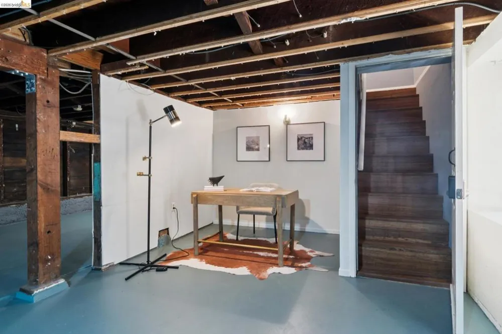 1161 61St St Oakland, CA 94608