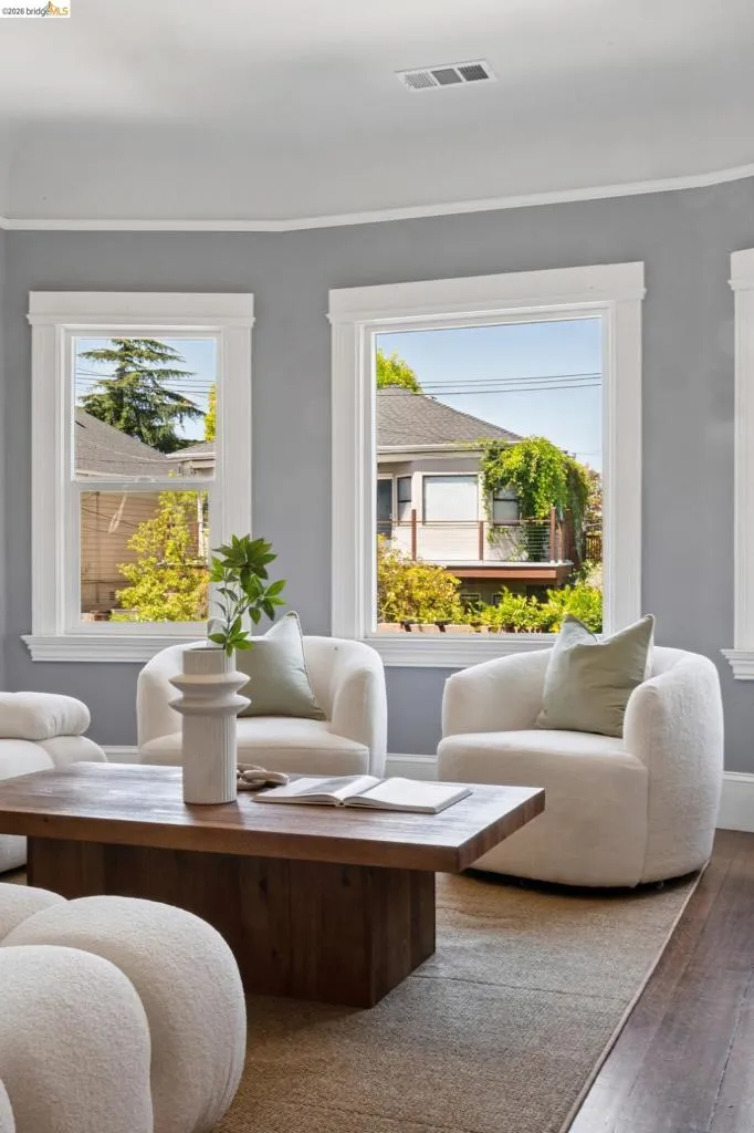 1161 61St St Oakland, CA 94608