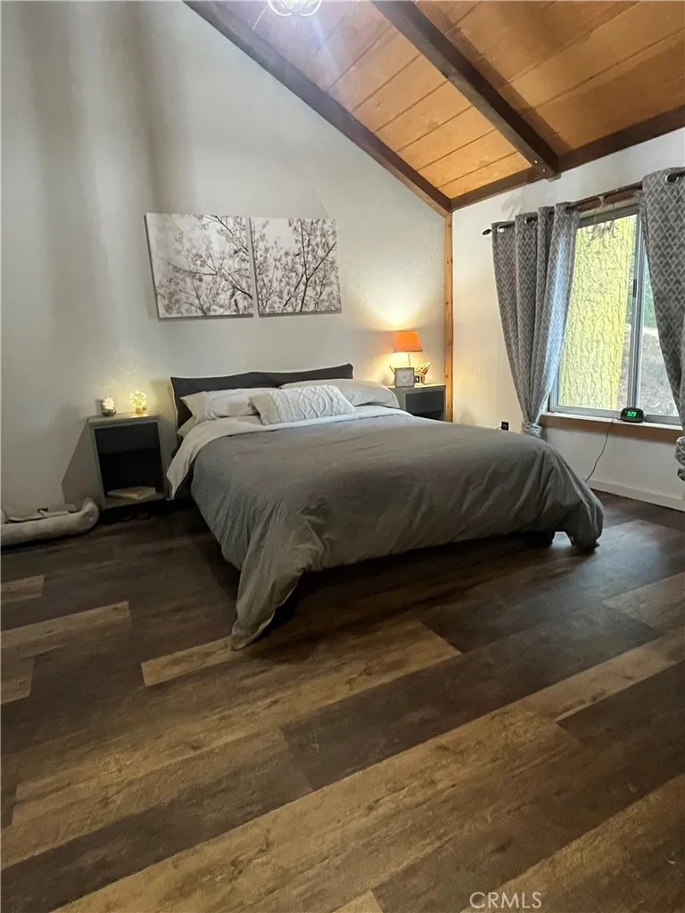 404 Mozumdar Cedarpines Park, CA 92322
