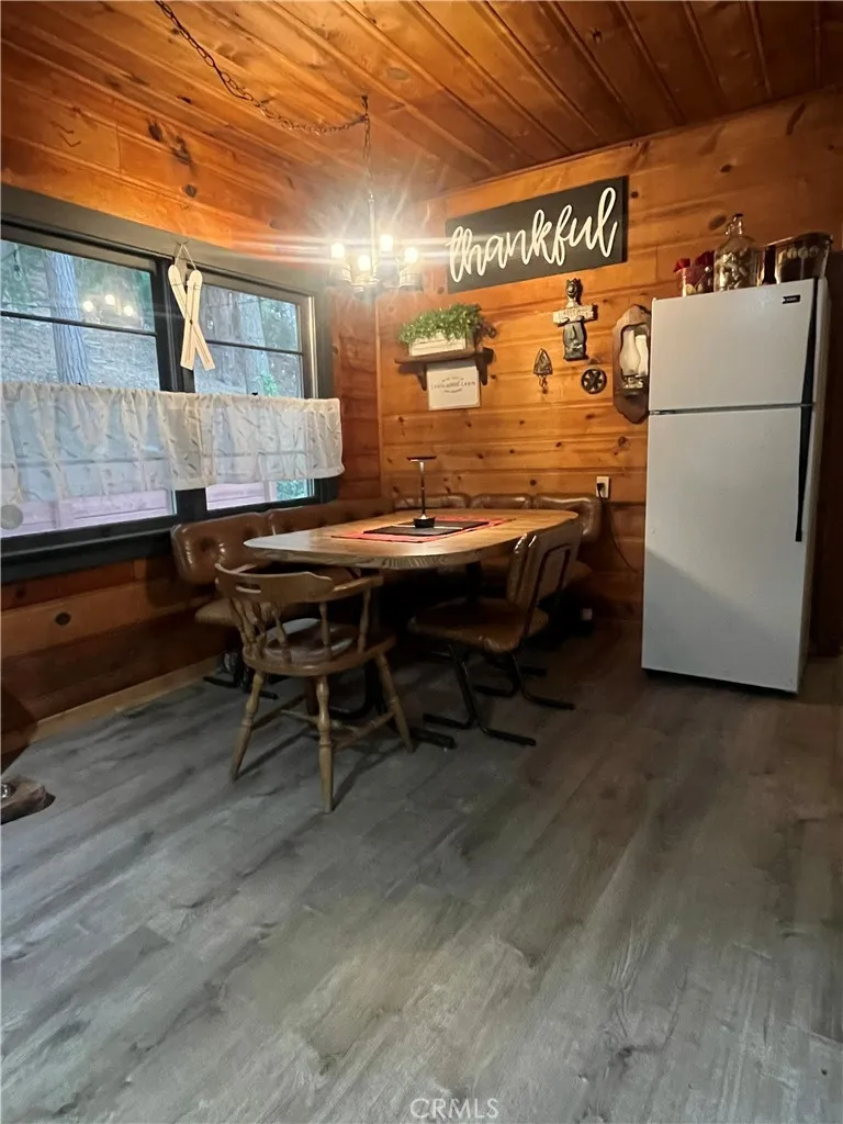 404 Mozumdar Cedarpines Park, CA 92322