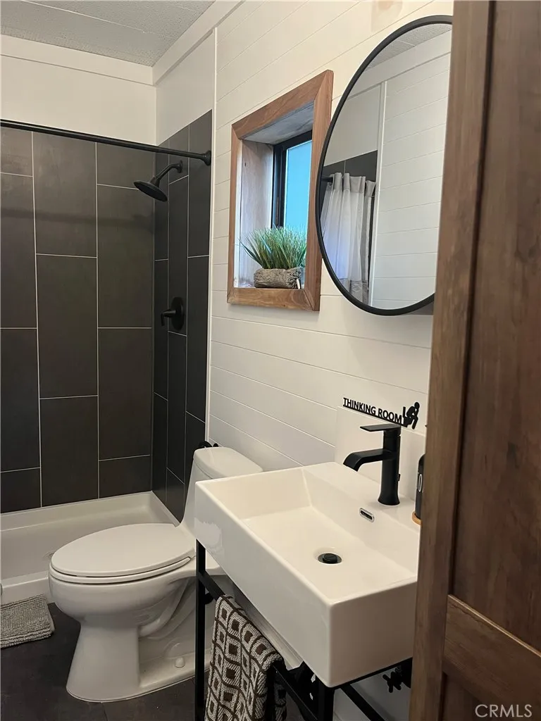 404 Mozumdar Cedarpines Park, CA 92322