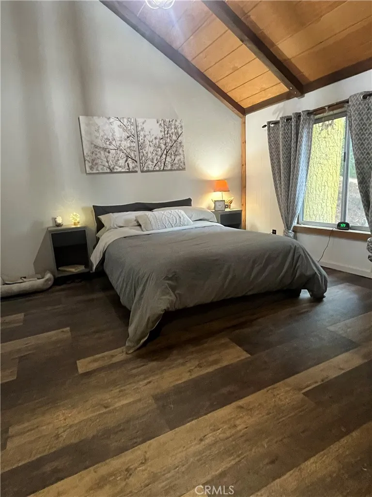 404 Mozumdar Cedarpines Park, CA 92322