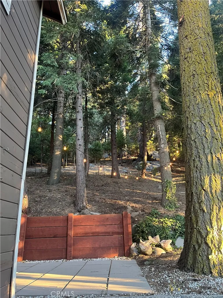 404 Mozumdar Cedarpines Park, CA 92322
