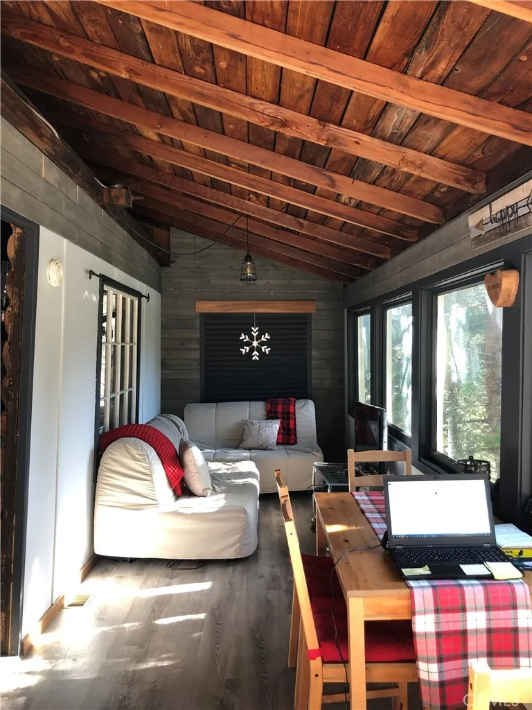 404 Mozumdar Cedarpines Park, CA 92322