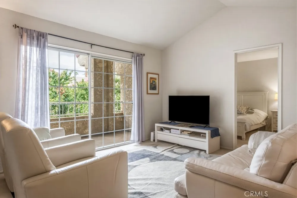 2700 Lawrence Crossley Road #9 Palm Springs, CA 92264