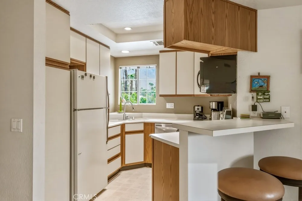 2700 Lawrence Crossley Road #9 Palm Springs, CA 92264