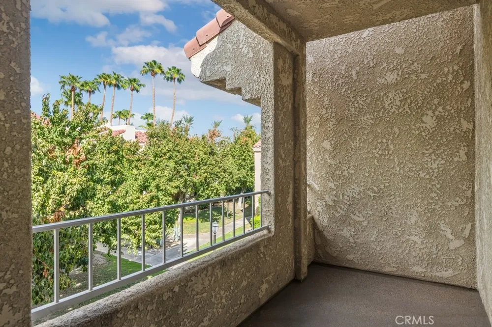 2700 Lawrence Crossley Road #9 Palm Springs, CA 92264