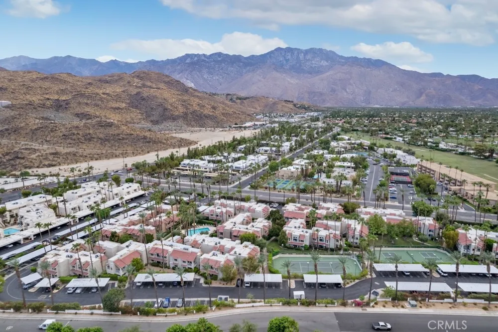 2700 Lawrence Crossley Road #9 Palm Springs, CA 92264