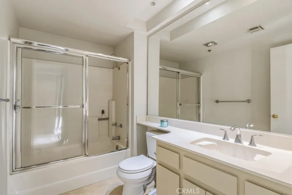 2700 Lawrence Crossley Road #9 Palm Springs, CA 92264