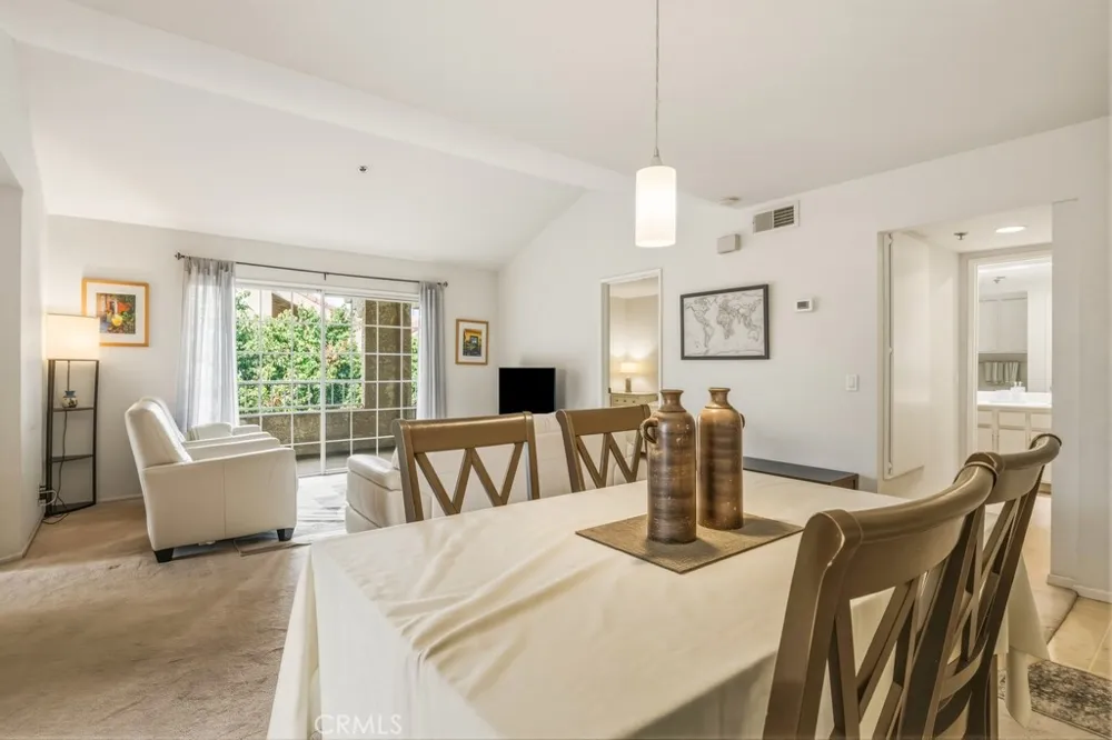 2700 Lawrence Crossley Road #9 Palm Springs, CA 92264