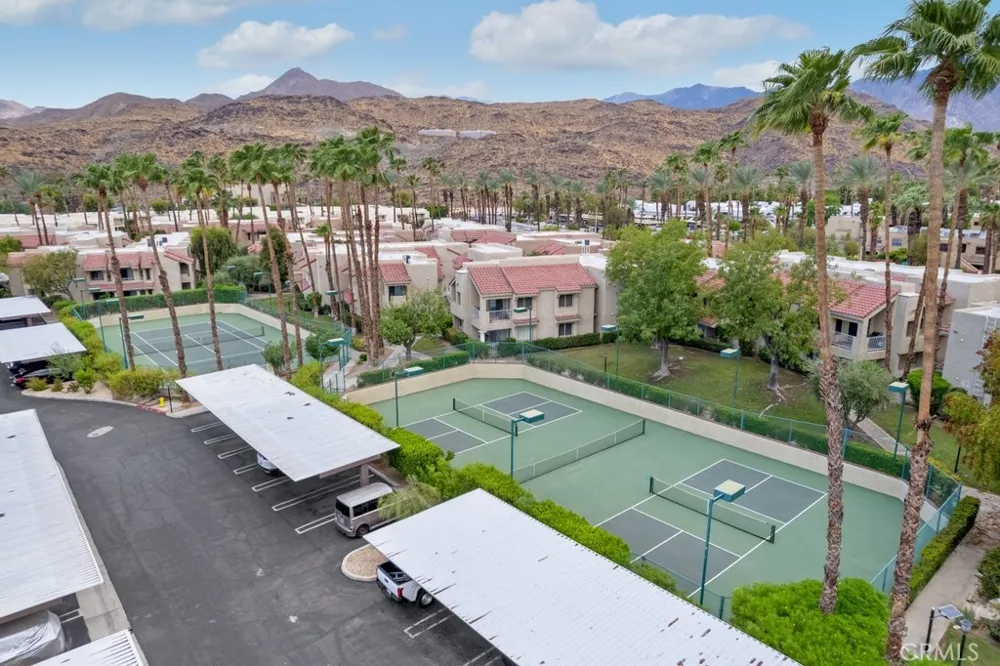 2700 Lawrence Crossley Road #9 Palm Springs, CA 92264