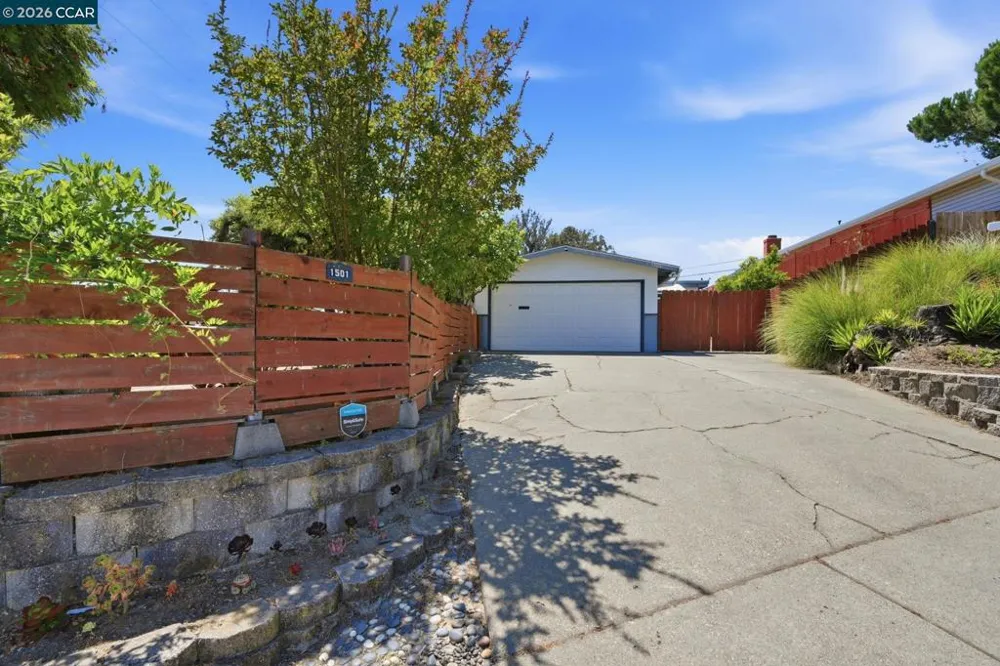 1501 Lassen Ct Vallejo, CA 94591