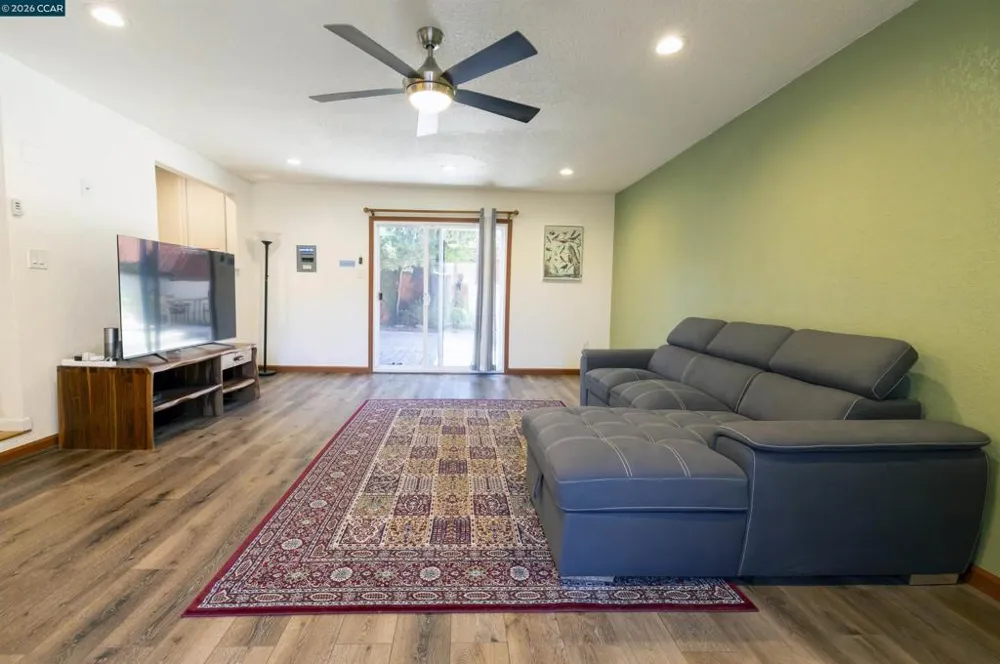 1501 Lassen Ct Vallejo, CA 94591