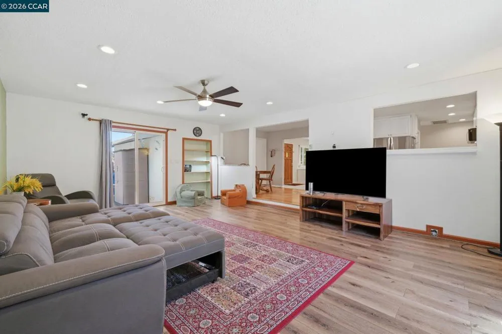 1501 Lassen Ct Vallejo, CA 94591