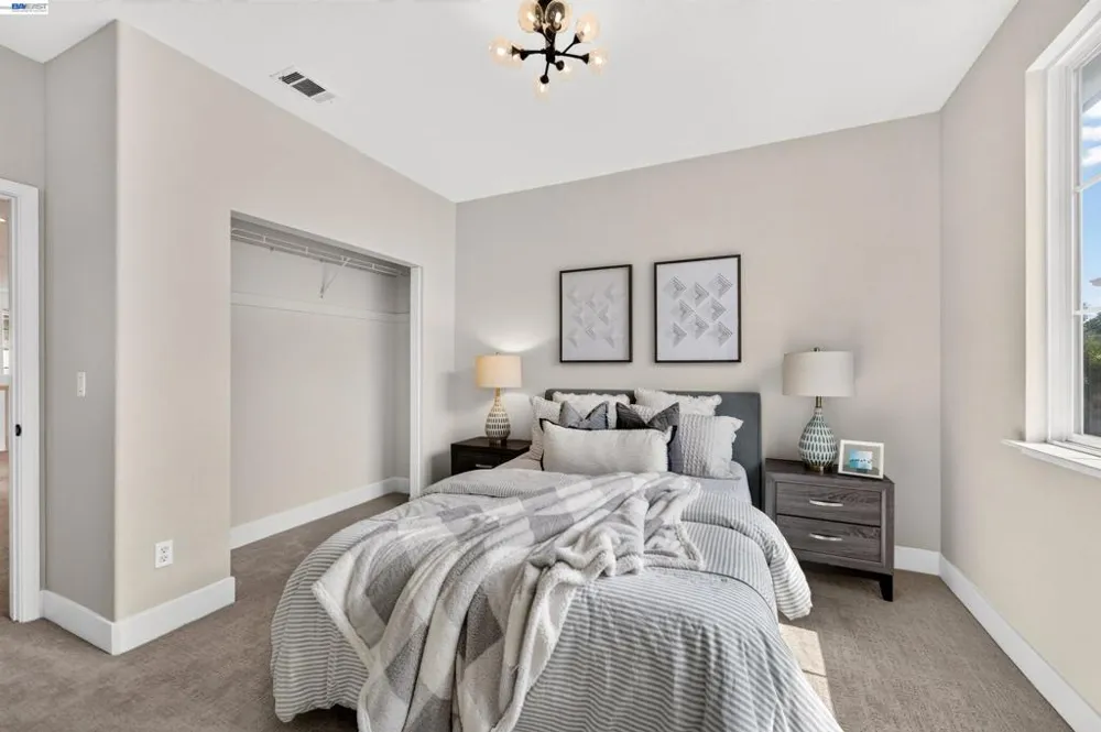 5518 Alvelais Dr Union City, CA 94587