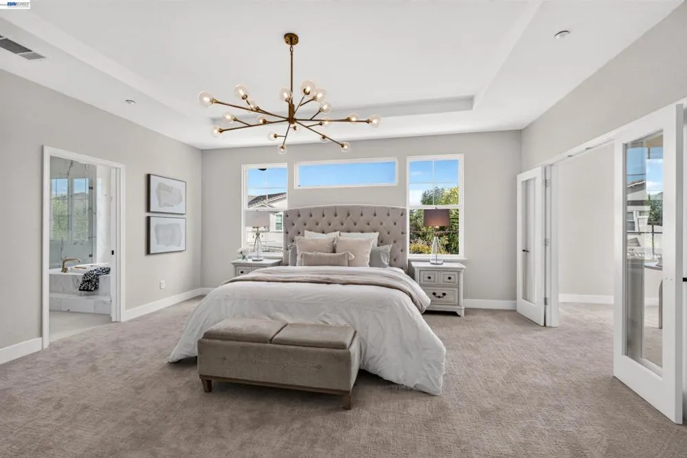 5518 Alvelais Dr Union City, CA 94587