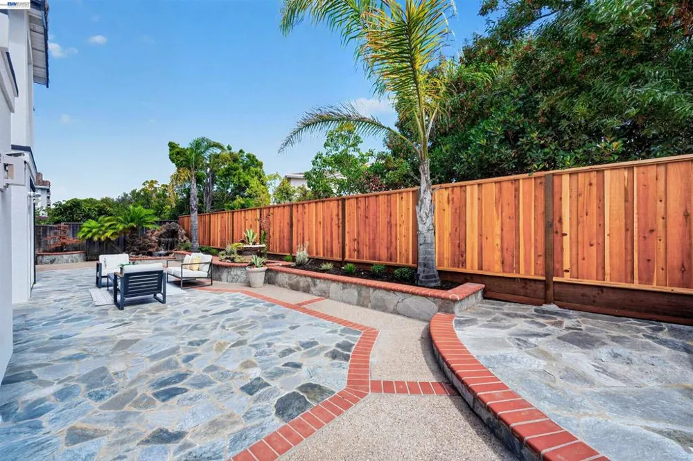 5518 Alvelais Dr Union City, CA 94587