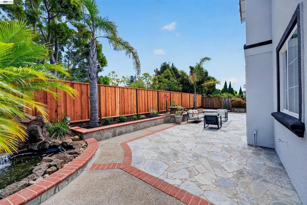 5518 Alvelais Dr Union City, CA 94587