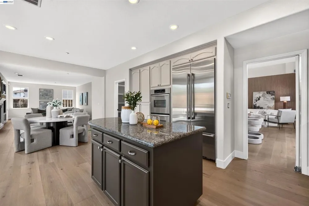 5518 Alvelais Dr Union City, CA 94587