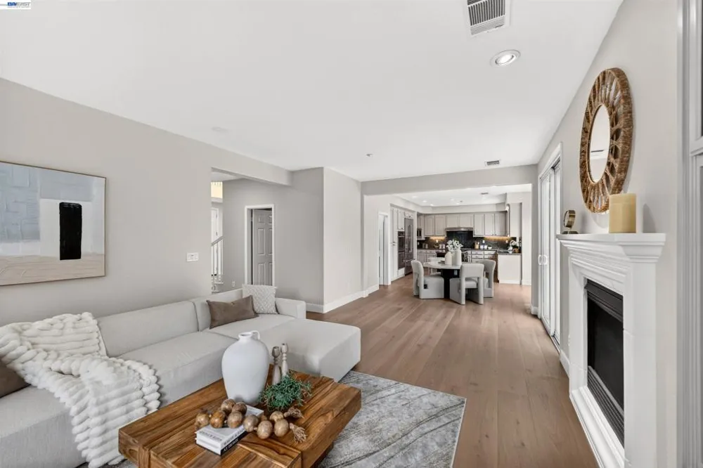 5518 Alvelais Dr Union City, CA 94587