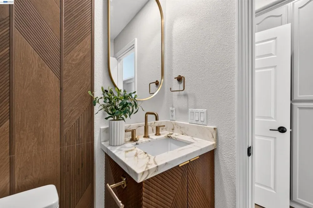 5518 Alvelais Dr Union City, CA 94587