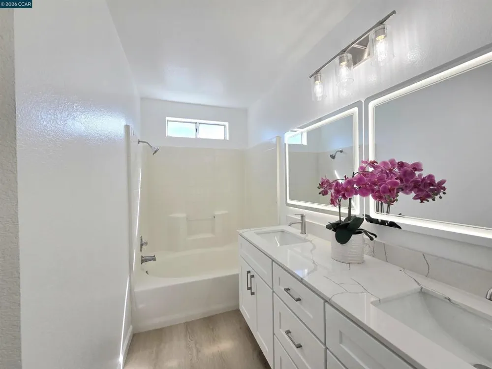 201 Fairbrook Ct Suisun City, CA 94585