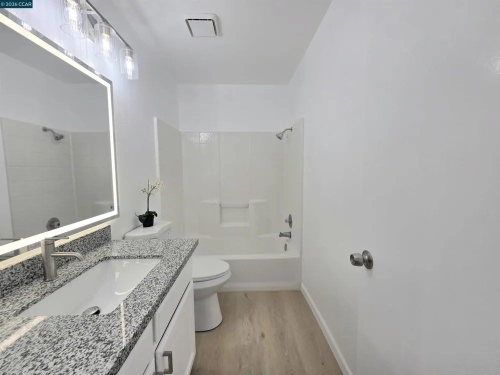 201 Fairbrook Ct Suisun City, CA 94585