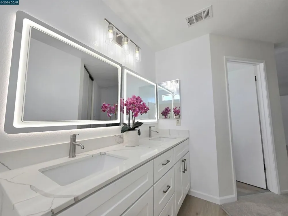 201 Fairbrook Ct Suisun City, CA 94585