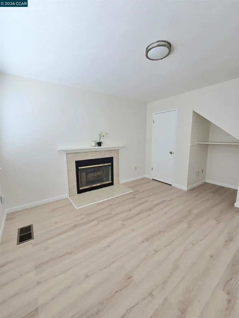 201 Fairbrook Ct Suisun City, CA 94585