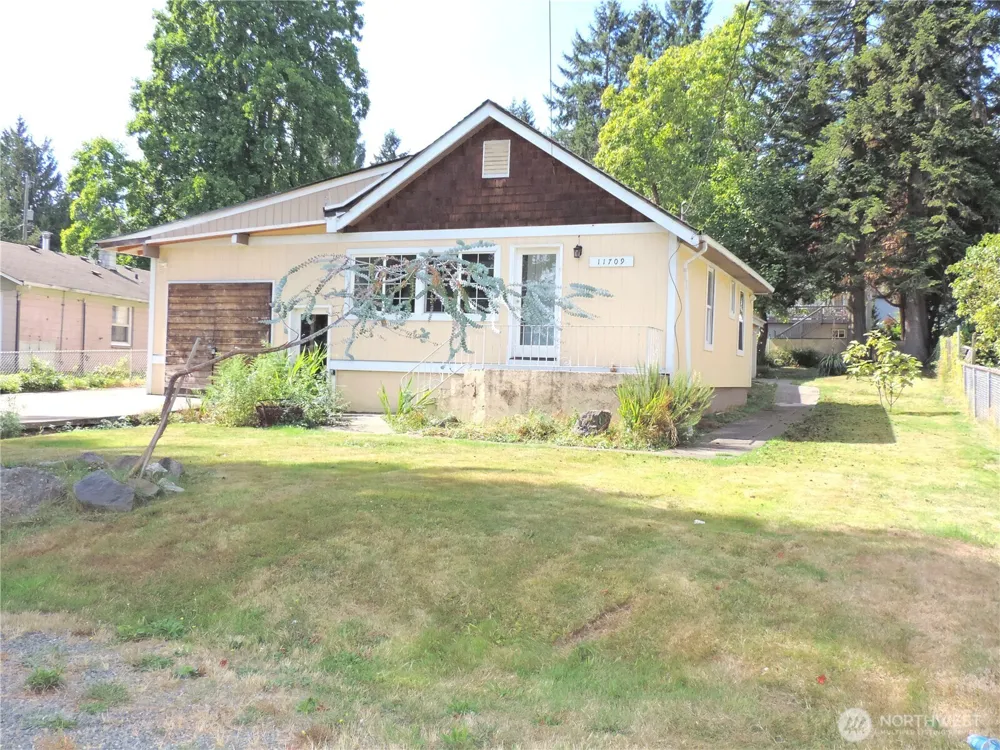 11709 26th Avenue NE Seattle, WA 98125