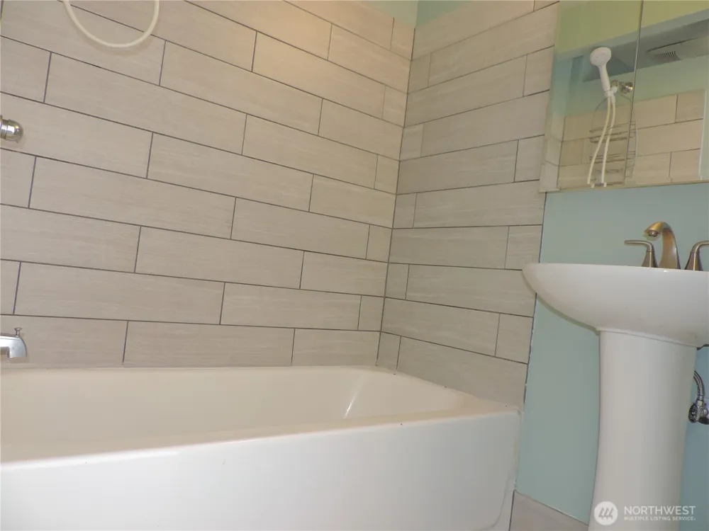 11709 26th Avenue NE Seattle, WA 98125