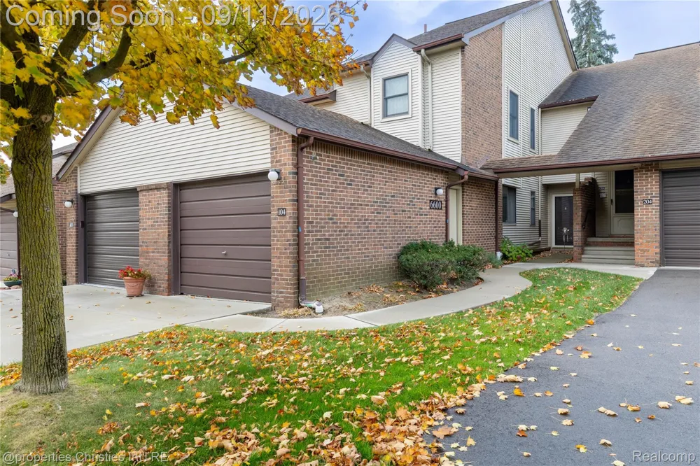 6600 Ridgefield Circle West Bloomfield Charter Township, MI 48322