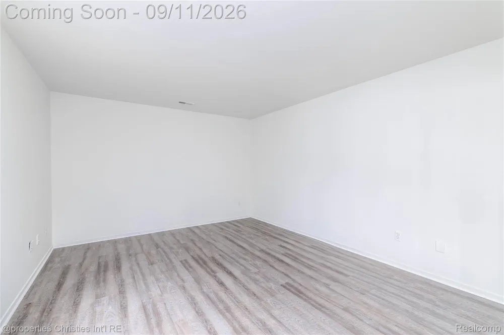 6600 Ridgefield Circle West Bloomfield Charter Township, MI 48322