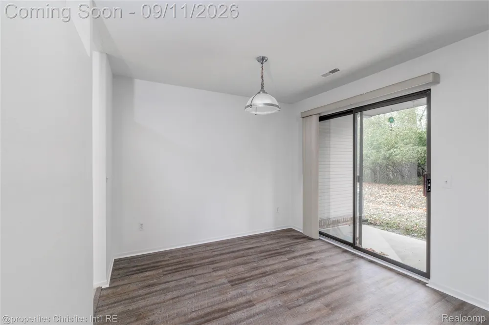 6600 Ridgefield Circle West Bloomfield Charter Township, MI 48322