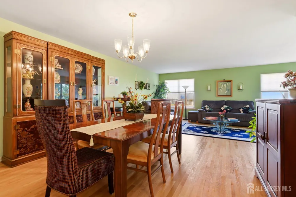 17 Hanna Lane Old Bridge, NJ 08879