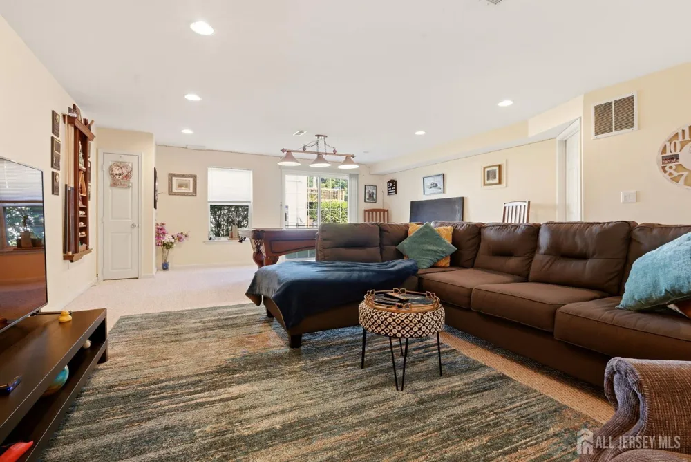 17 Hanna Lane Old Bridge, NJ 08879