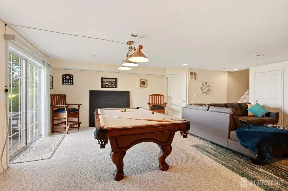 17 Hanna Lane Old Bridge, NJ 08879
