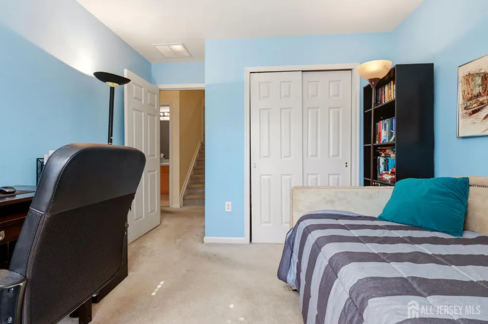 17 Hanna Lane Old Bridge, NJ 08879