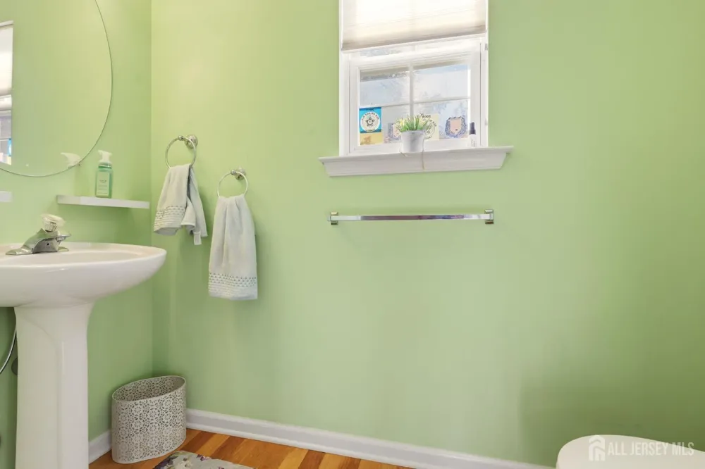 17 Hanna Lane Old Bridge, NJ 08879