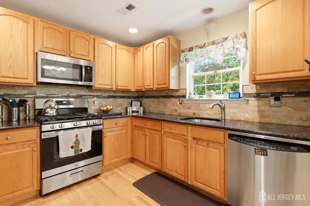 17 Hanna Lane Old Bridge, NJ 08879