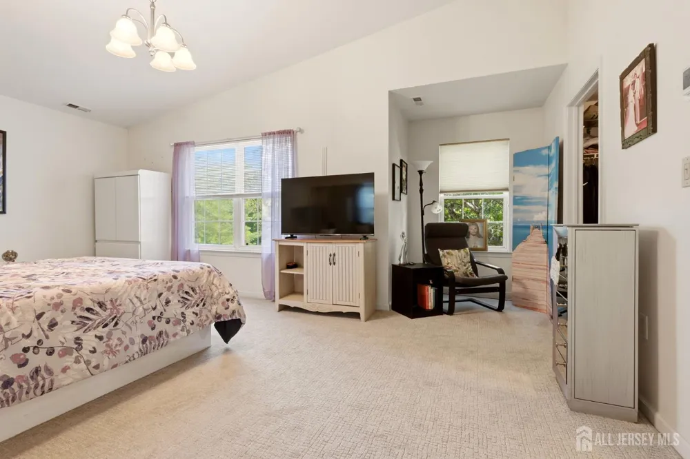 17 Hanna Lane Old Bridge, NJ 08879