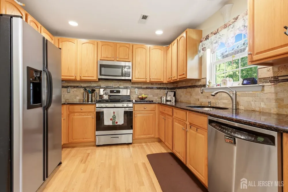 17 Hanna Lane Old Bridge, NJ 08879