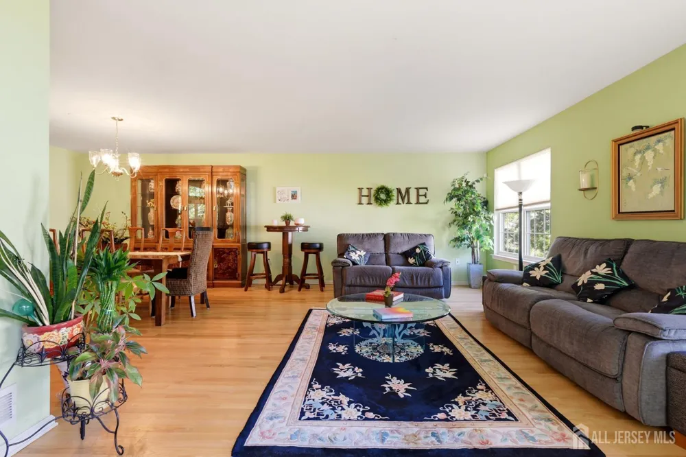 17 Hanna Lane Old Bridge, NJ 08879