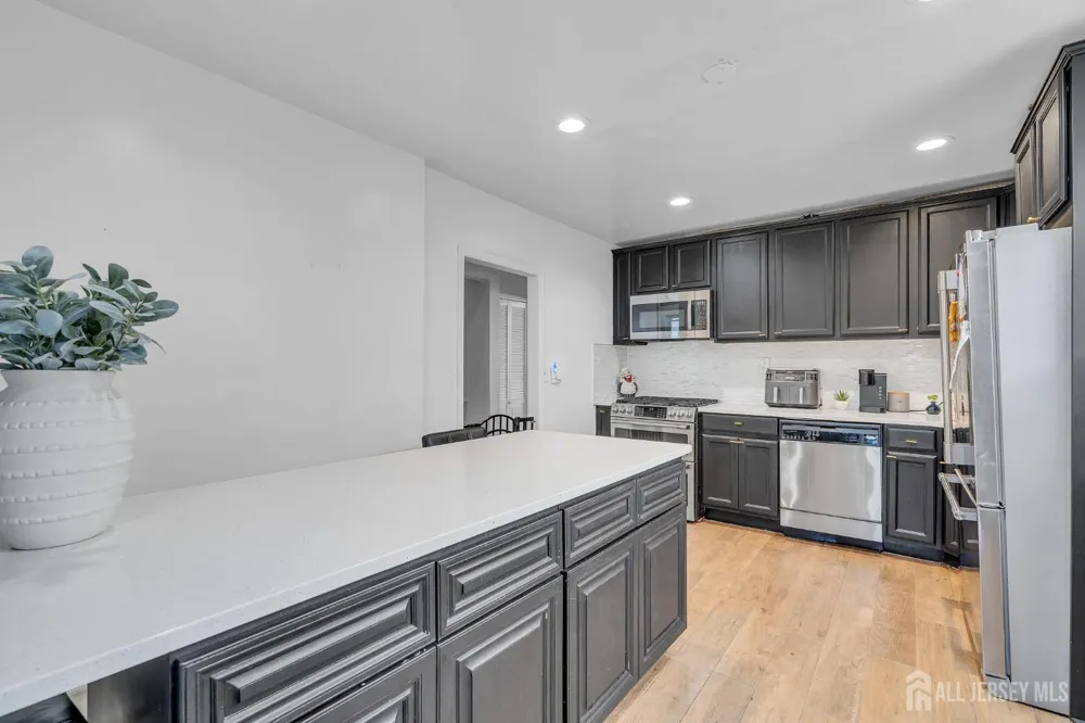 282 Alpine Street Perth Amboy, NJ 08861