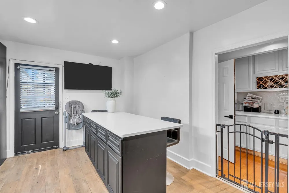 282 Alpine Street Perth Amboy, NJ 08861